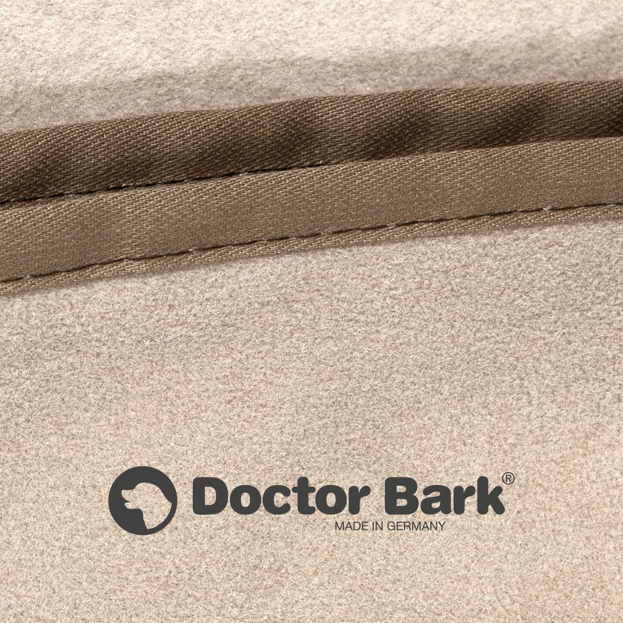 Markenkuscheldecke beige von Doctor Bark